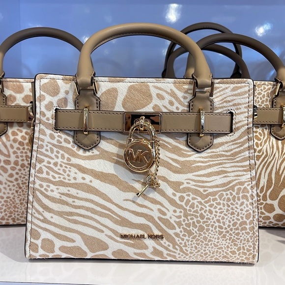 Michael Kors
Hamilton Small Satchel Leather
Color: Camel
NWT - Picture 3 of 16